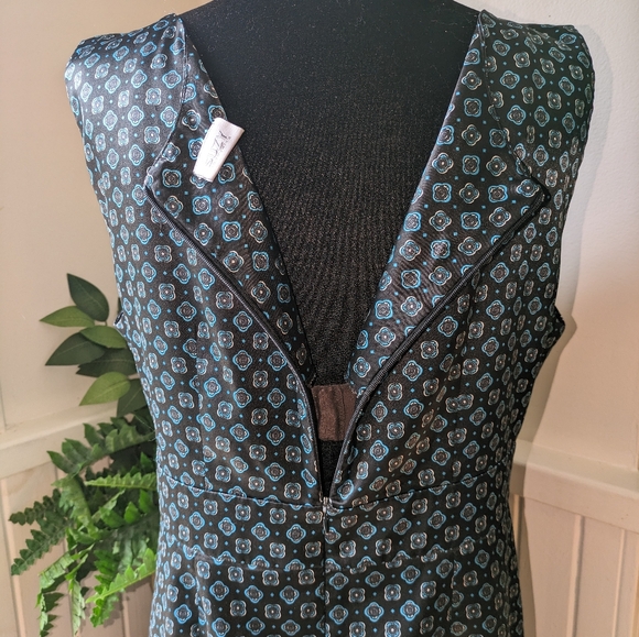 Tie front satin dress. M/L - Picture 3 of 4